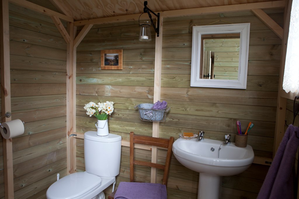 Charming private bathroom with all the essentials