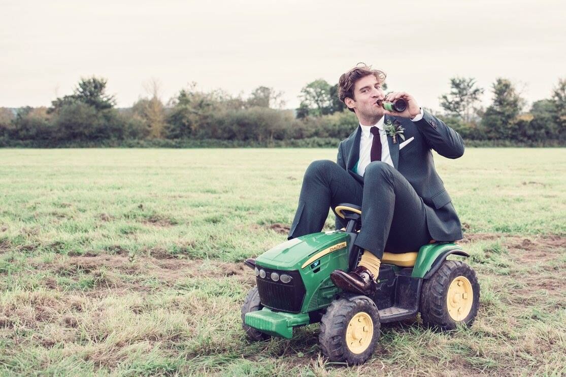 The groom, arriving in style