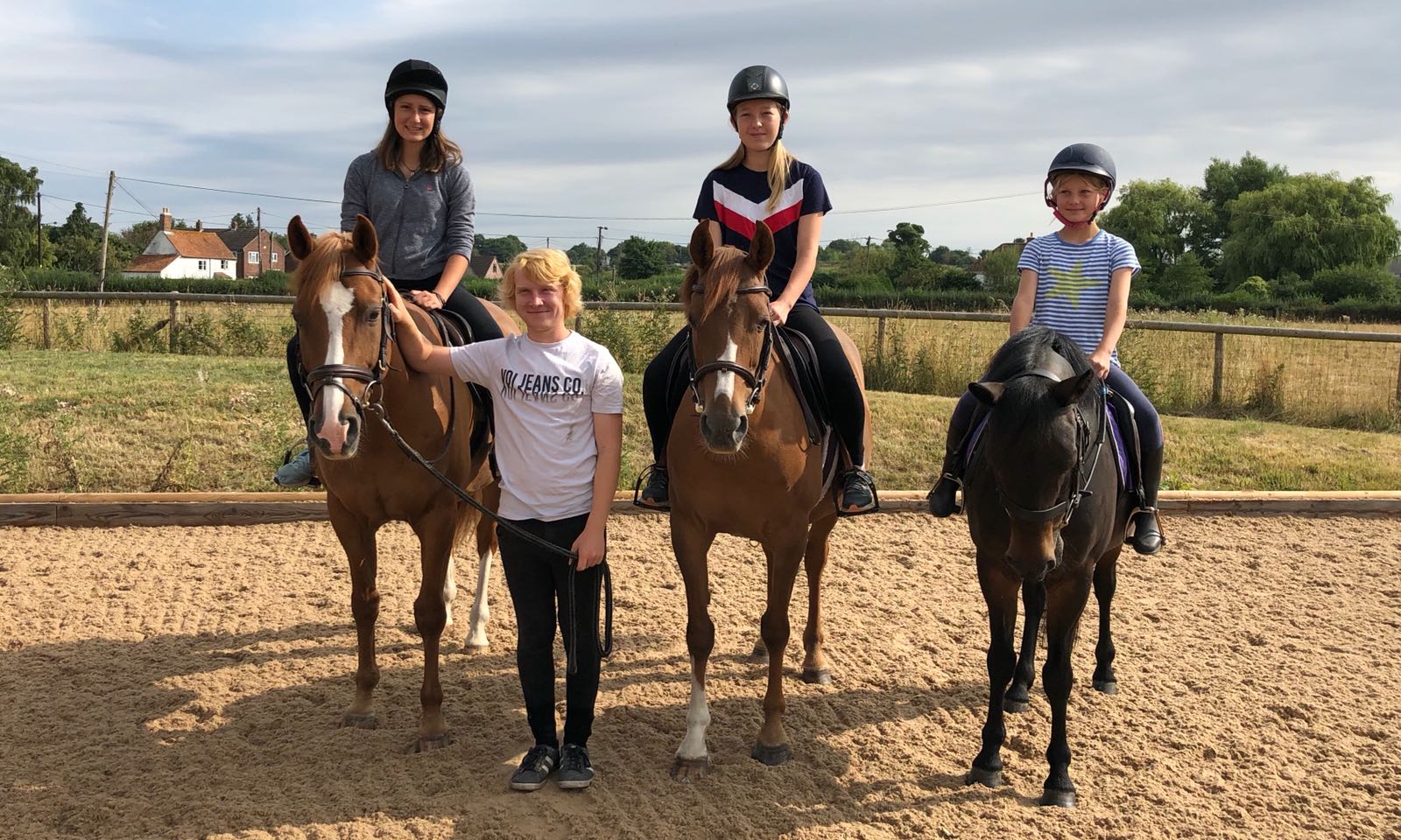 Horse Riding & Glamping Mill Farm